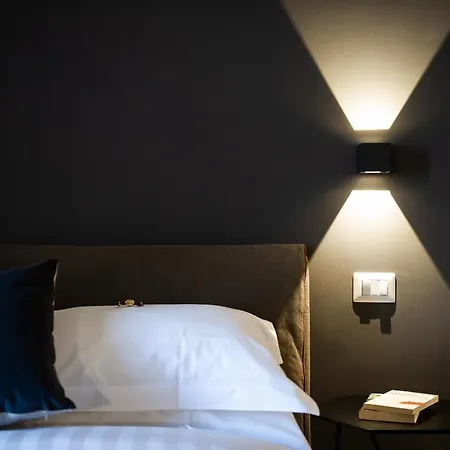 Gasthuis Lungotevere Ripa 4*