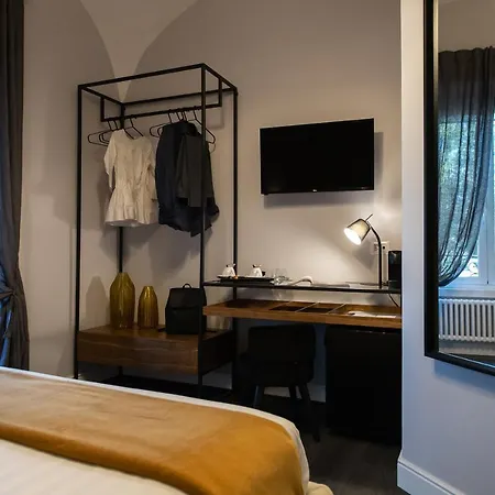 Lungotevere Ripa 4* Rome