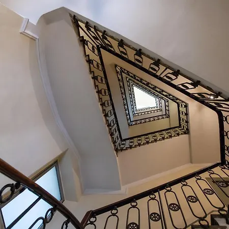 Guest house Lungotevere Ripa 2*
